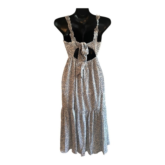 lush Smocked Bodice Tiered Maxi Dress - Picture 7 of 15